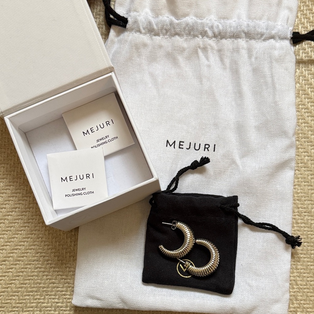 Mejuri Dome Texture Large Hoop Earrings- sterling silver